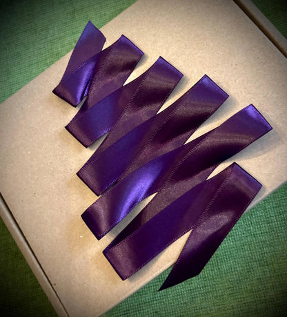 Dickens Scented Candle Gift Set for Christmas. Dickensian Christmas Carol gift set of candles, Tiny Tim, Smoking Bishop, Mr Topper, Humbug, Scrooge, Fezziwig. Yuletide scents of fir, pine, zesty orange, mulled wine, gingersnap cookies, brandy, fireplace embers, figgy pudding, gin, oud wood